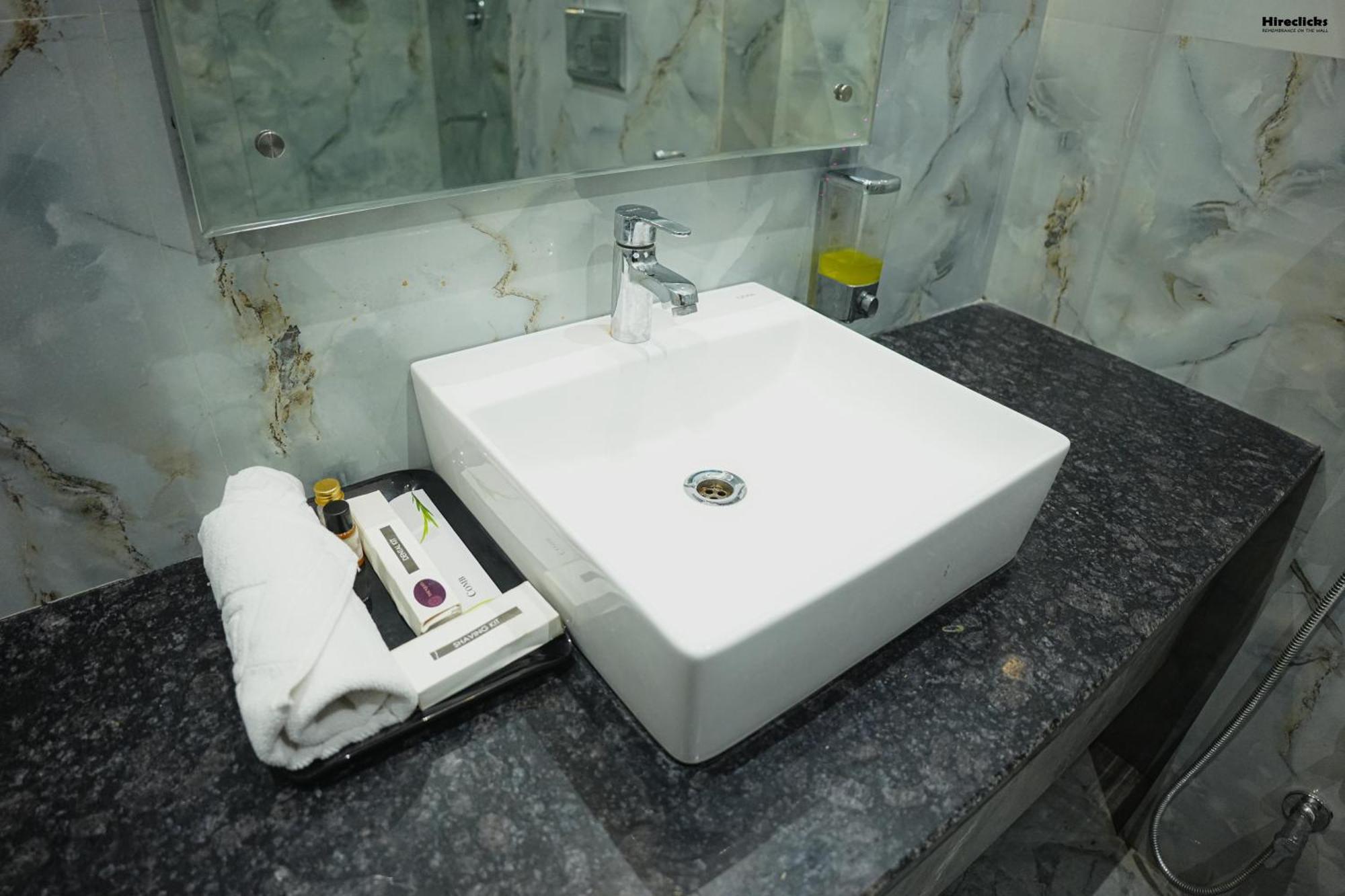 The Krati Resort And Convention Centre Bareilly Esterno foto