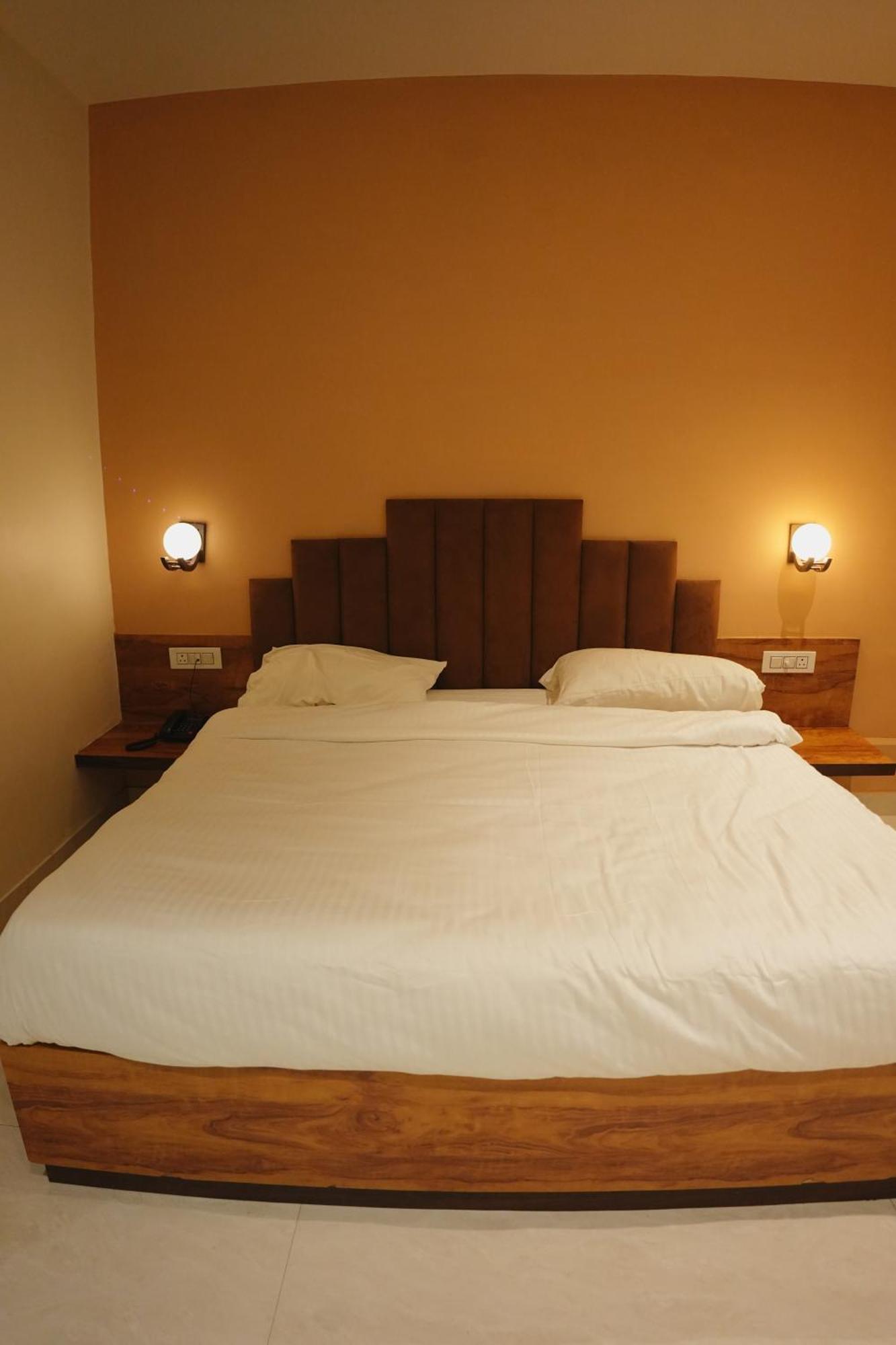 The Krati Resort And Convention Centre Bareilly Esterno foto
